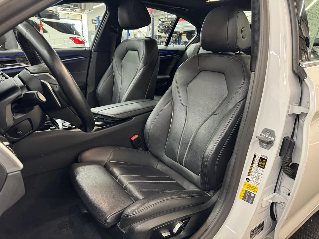 Used 2019 White BMW 530e iPerformance image 16