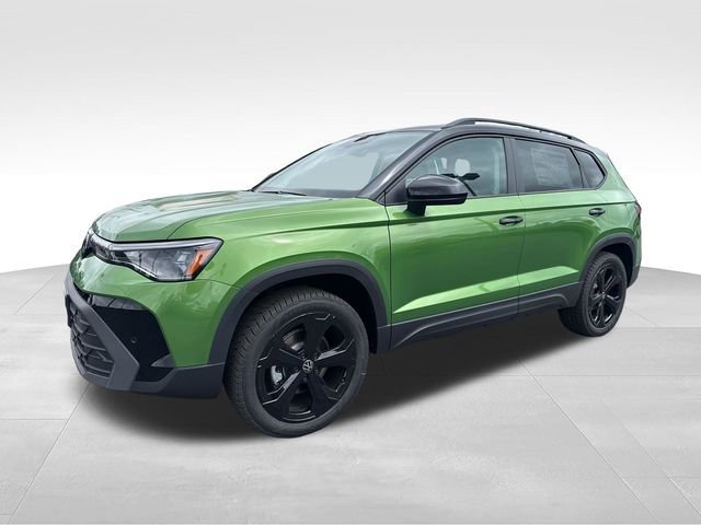 New 2026 Bright Moss Green/Blk Rf Volkswagen SE Black image 3