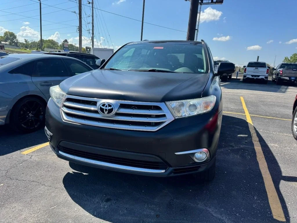 Used 2013 Magnetic Gray Metallic Toyota Limited image 5