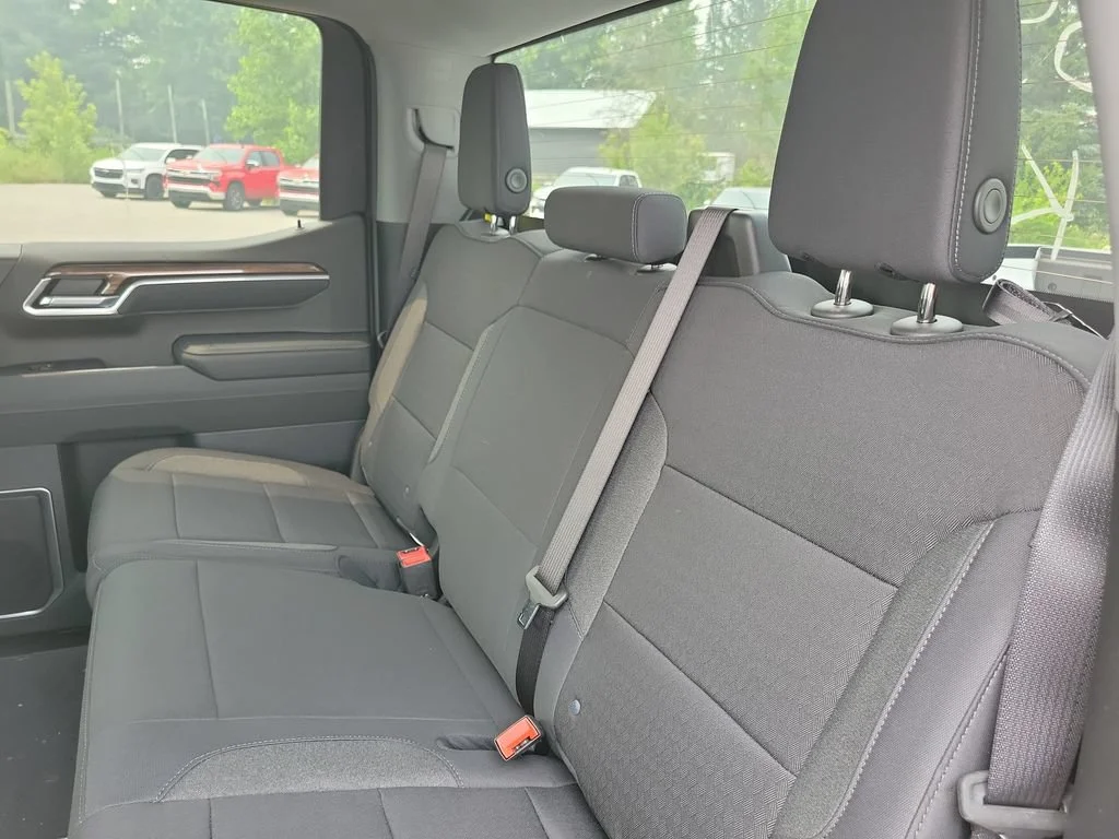 New 2026 Summit White Chevrolet LT (2FL) image 23