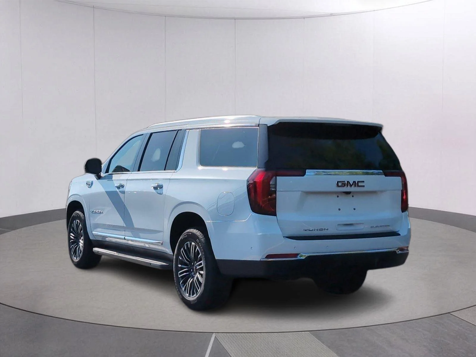 New 2026 Summit White GMC Elevation image 3
