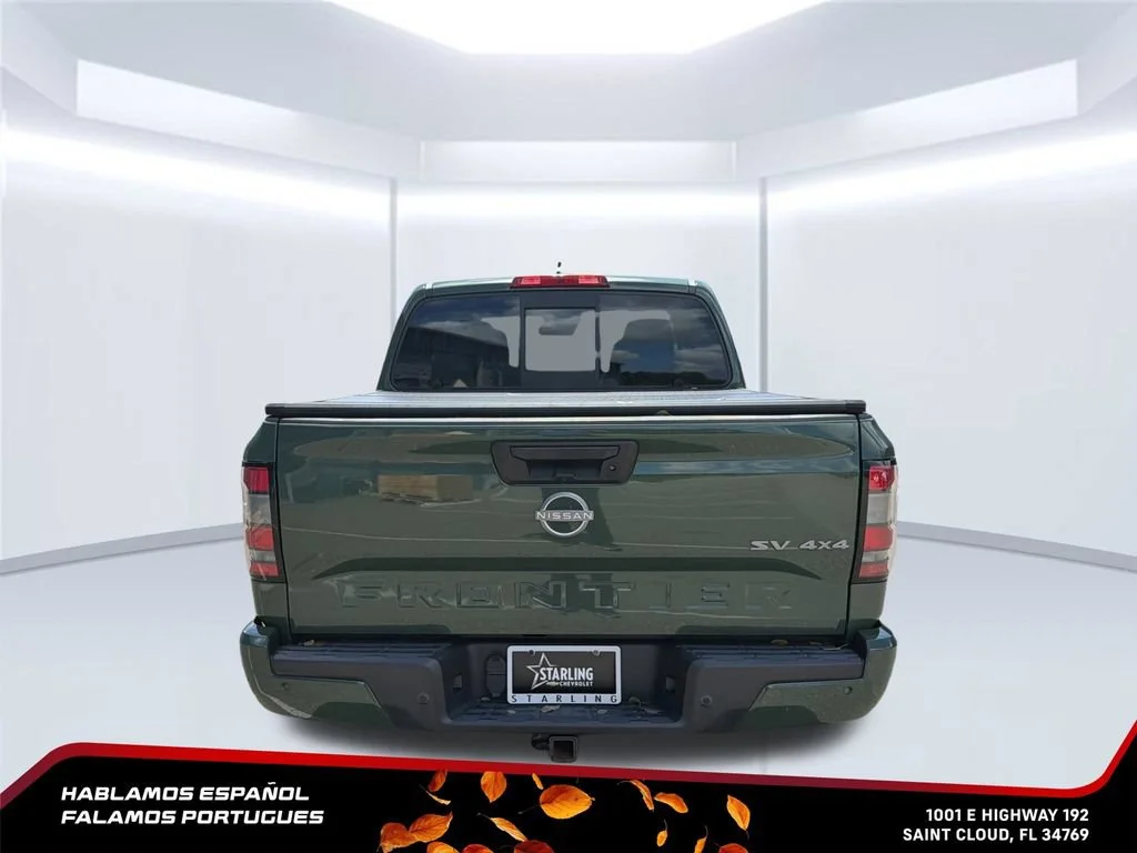 Used 2022 Green Nissan Crew Cab SV 4x4 image 5