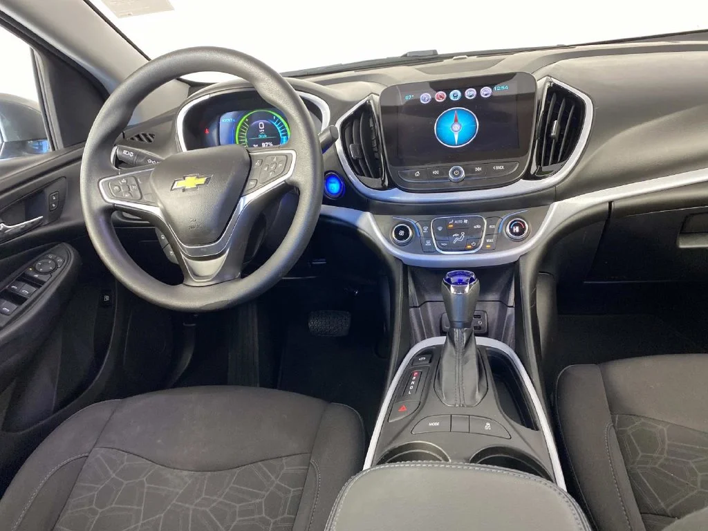 Used 2018 Steel Metallic Chevrolet LT image 13