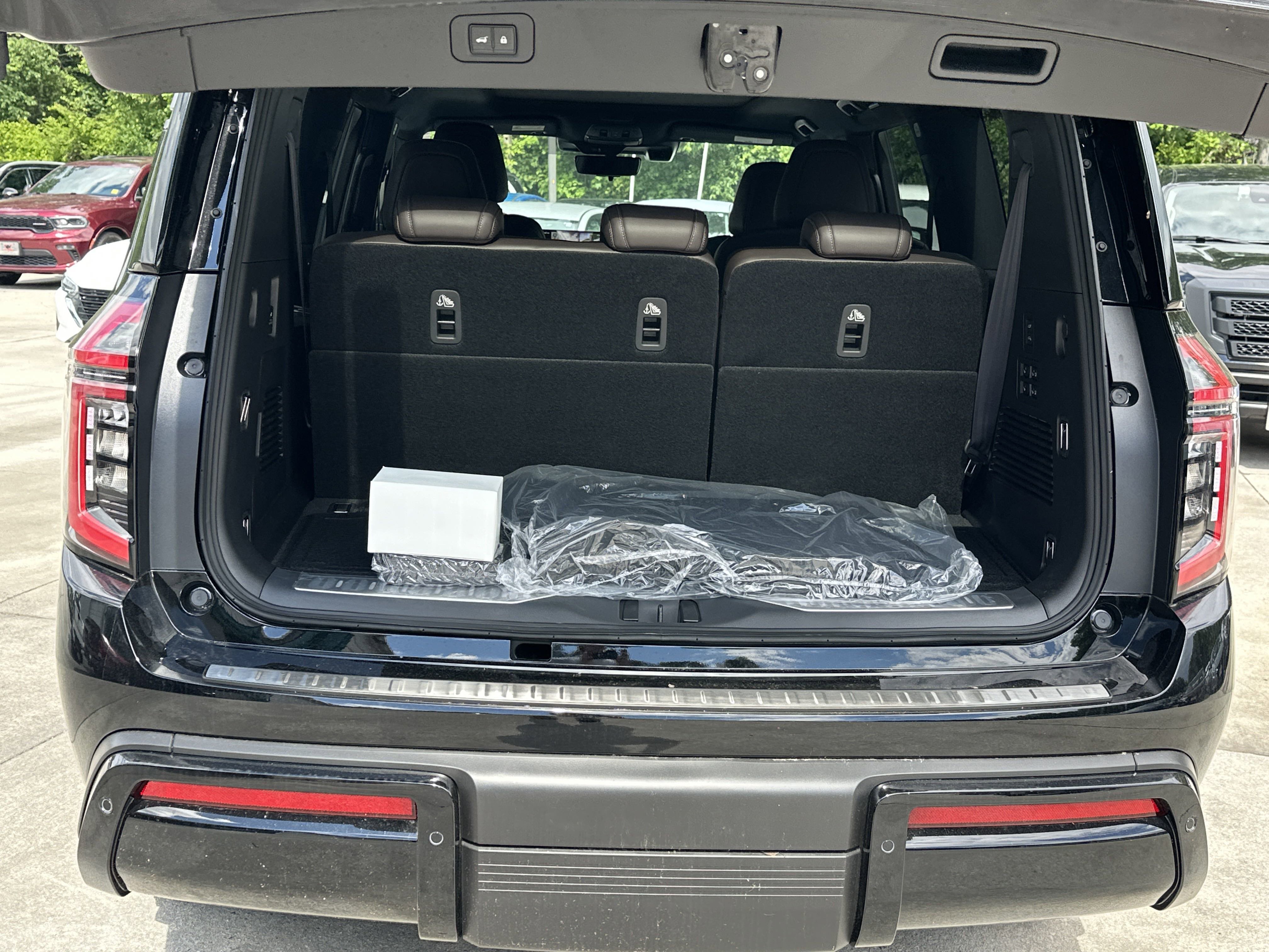 2025 Nissan Armada Platinum Reserve - Photo 19