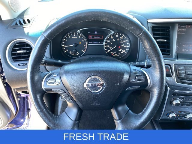 Used 2018 Caspian Blue Nissan SL image 31