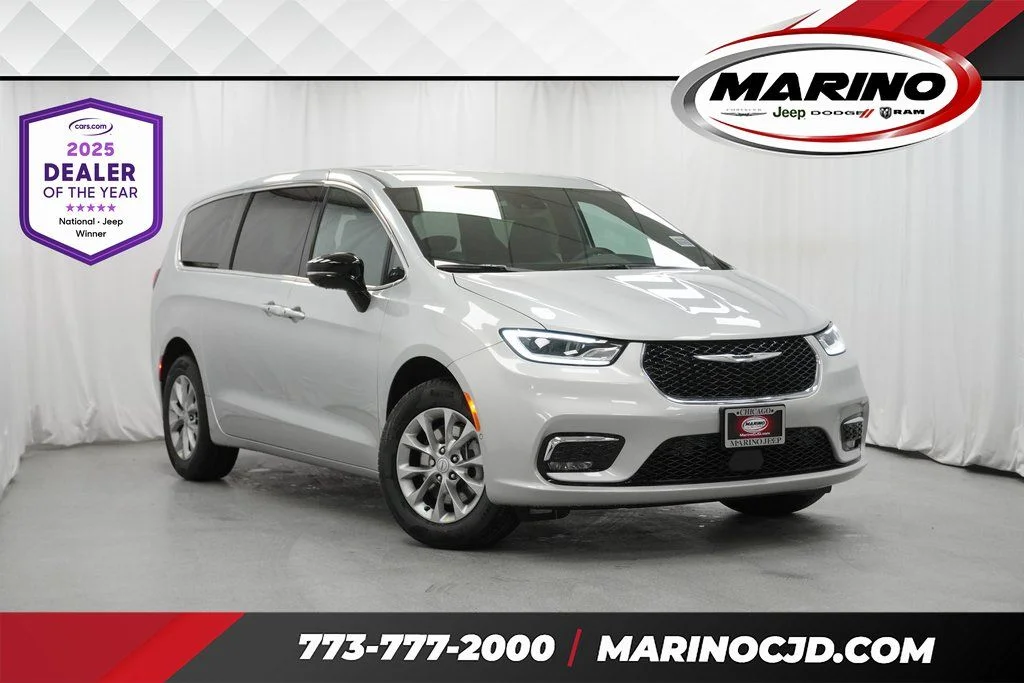 2026 Chrysler Pacifica Select AWD's photo
