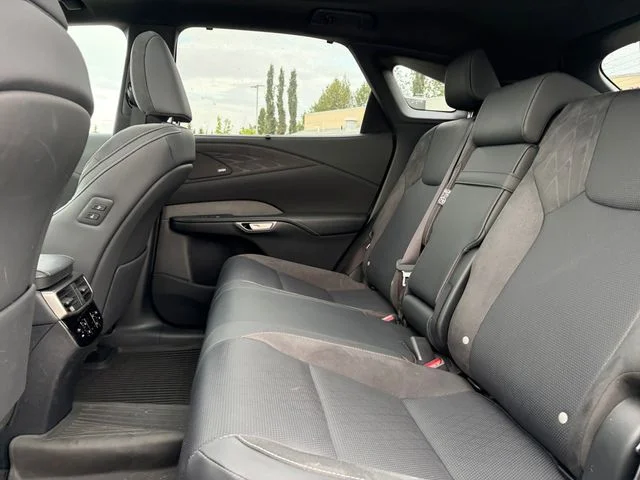 Used 2025 White Lexus 450h+ Luxury image 22
