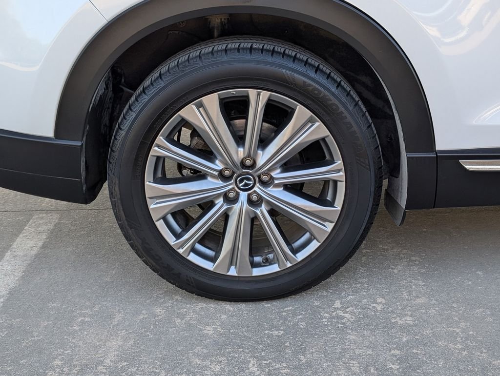 Used 2023 White Mazda Signature image 3