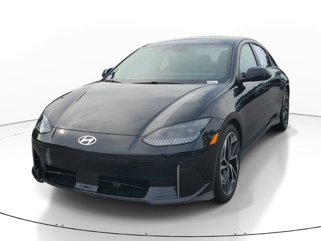 Used 2024 Black Hyundai SEL image 3