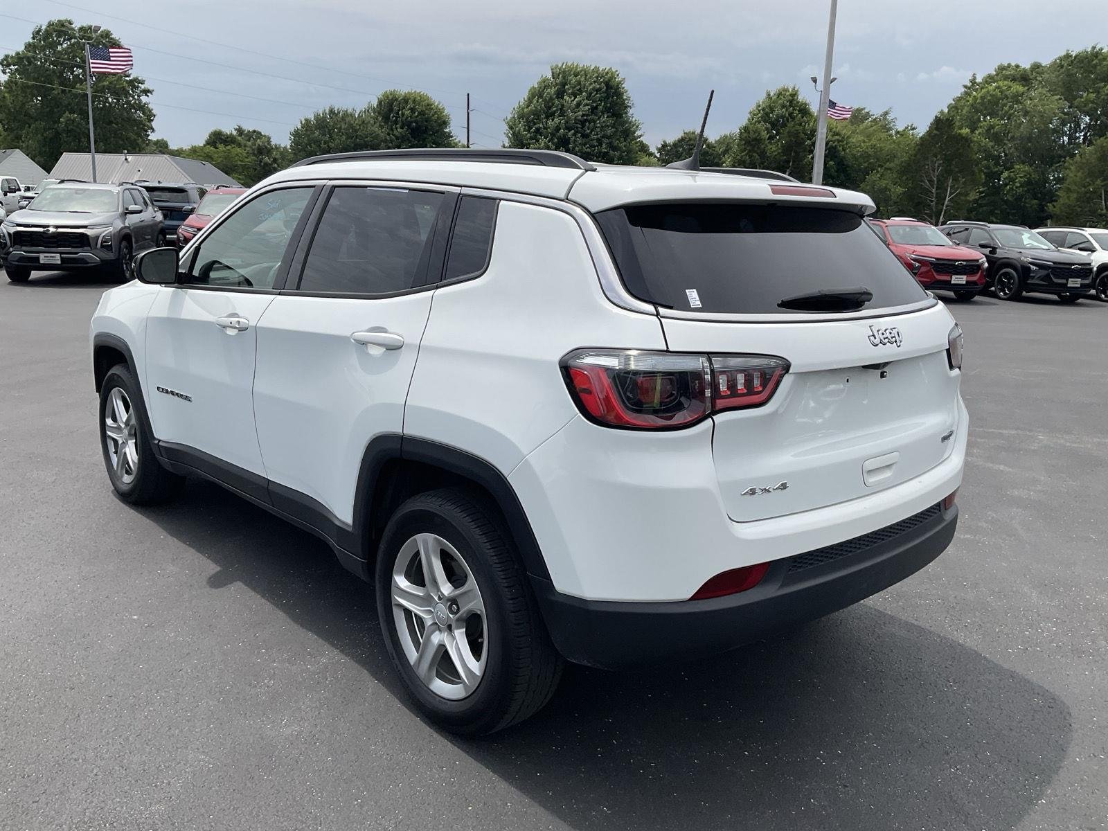 Used 2024 WHITE JEEP LATITUDE 4X4 image 8