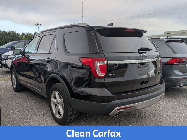 Used 2017 Black Ford XLT image 2