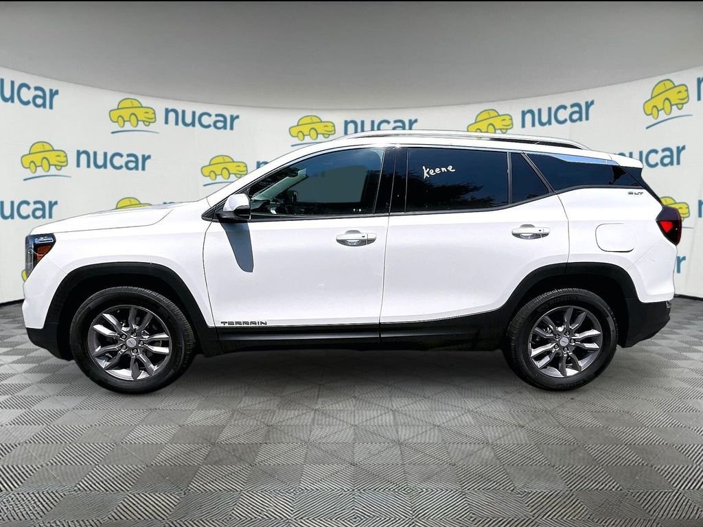 Used 2023 White GMC SLT image 4