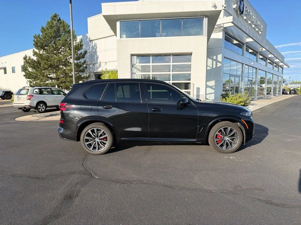 Used 2026 Black Sapphire Metallic BMW xDrive40i image 6