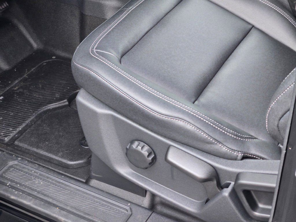 New 2025 Shadow Black Ford Big Bend® image 22