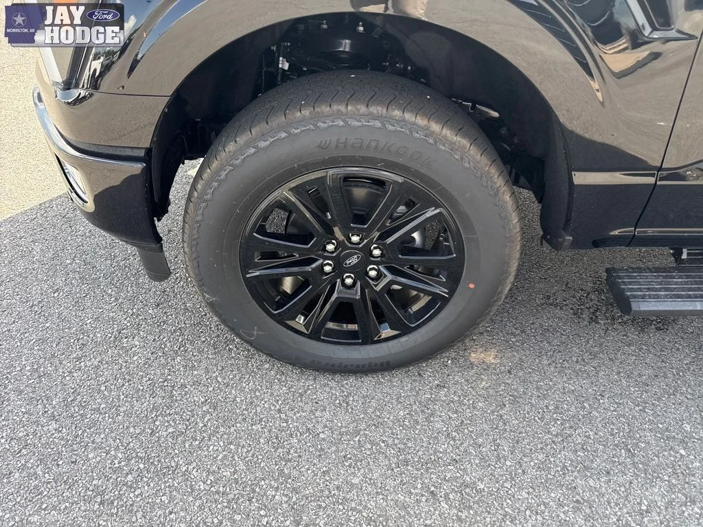 New 2026 Agate Black Metallic Ford Platinum® image 30