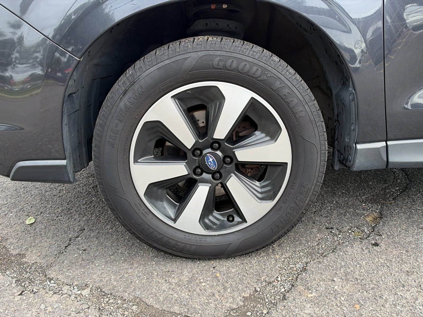 Used 2018 Dark Gray Metallic Subaru 2.5i image 36