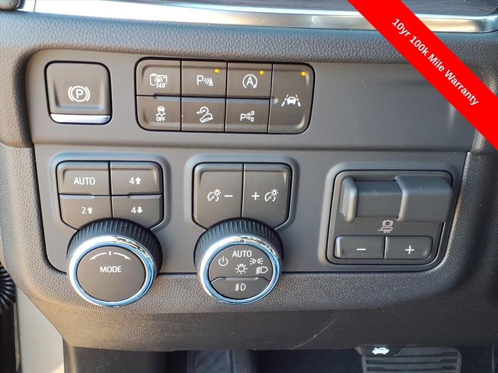 2026 Chevrolet Suburban Premier - Photo 27