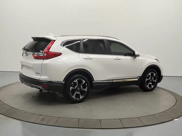 Used 2017 White Honda Touring image 7