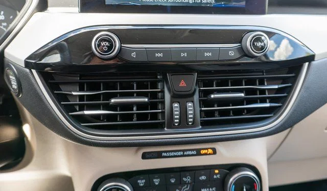 Used 2022 Blue Ford SE image 23