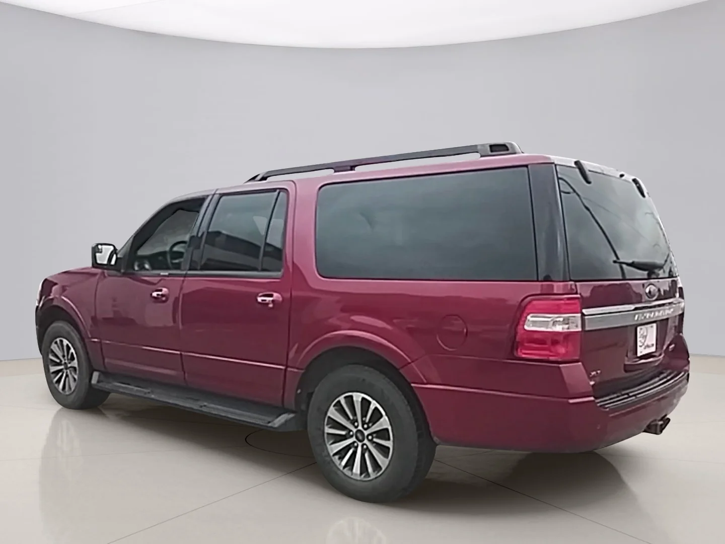 Used 2017 Red Ford EL  XLT image 3