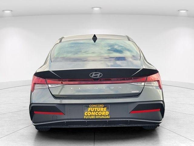New 2026 Gray Hyundai Blue image 4