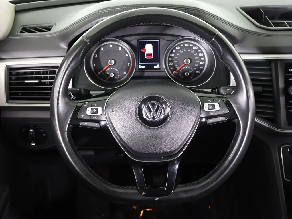 Used 2018 Platinum Gray Metallic Volkswagen 3.6L V6 SE image 42