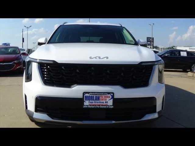 Certified Used 2024 Glacial White Pearl (gwp) Kia S image 3