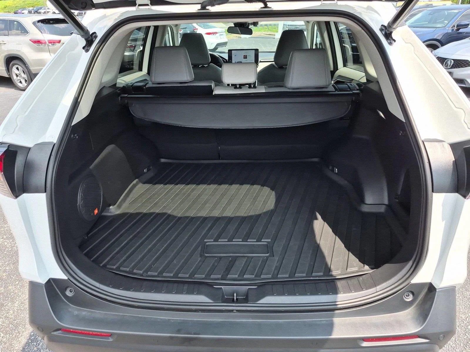 Used 2023 Wind Chill Pearl Toyota XLE Premium image 35