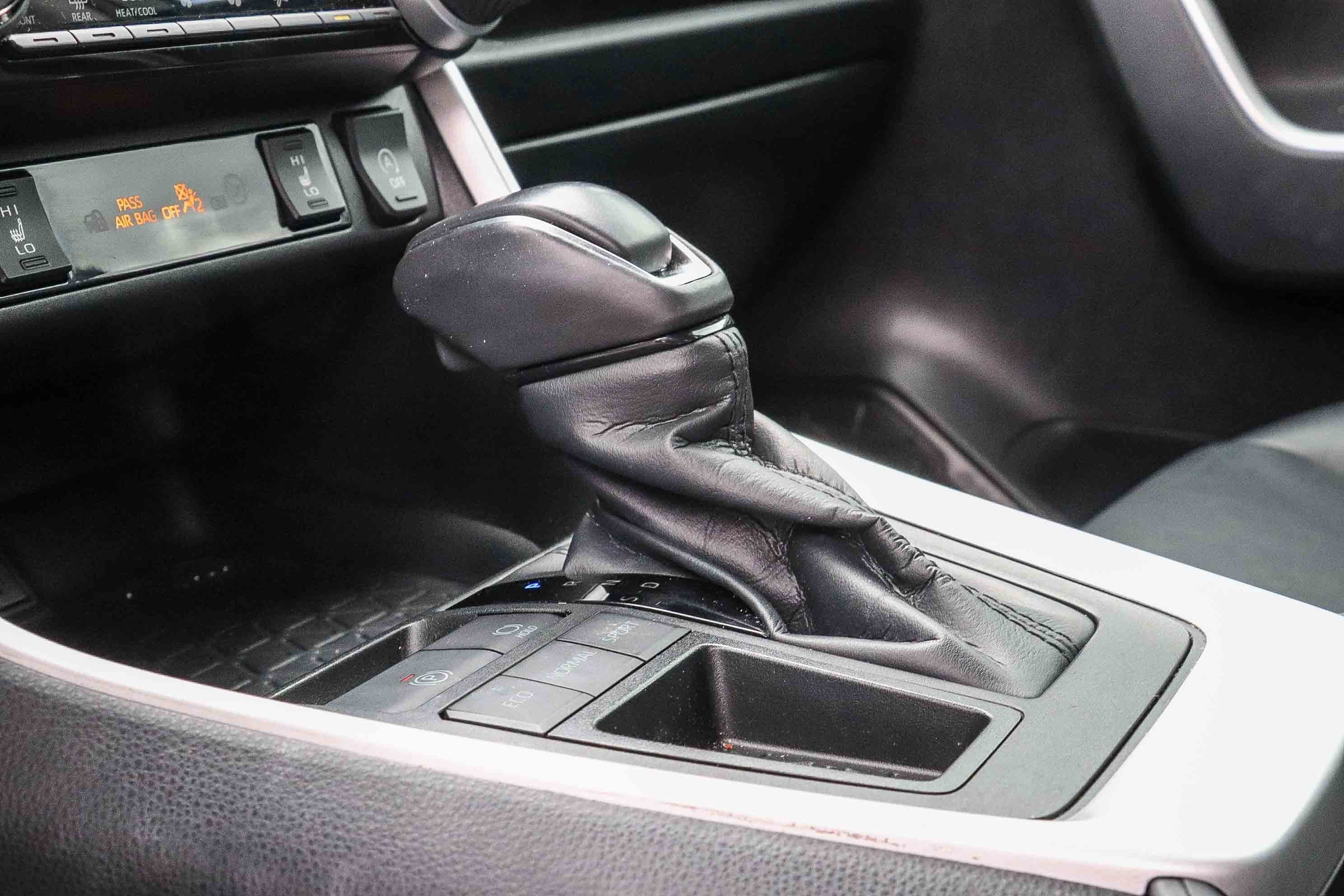 Used 2024 Magnetic Gray Metallic Toyota XLE Premium image 19
