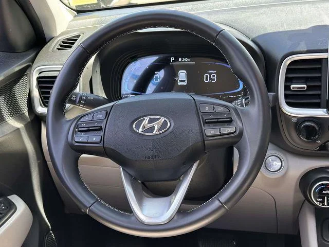 Used 2025 Ecotronic Gray Hyundai SEL image 18