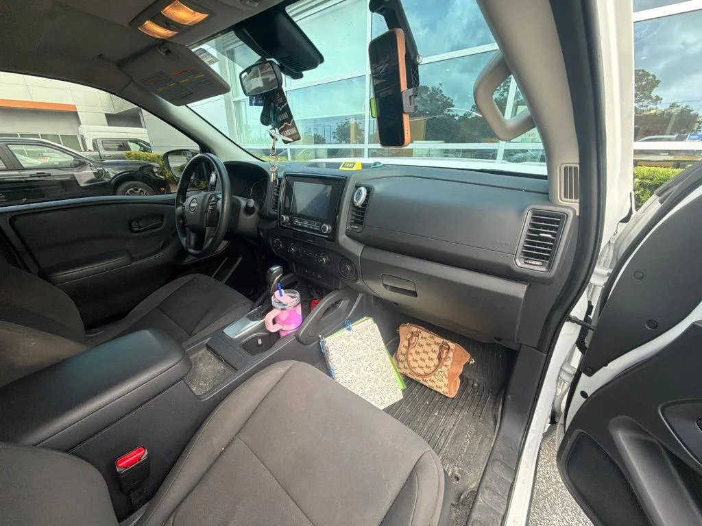 Used 2022 White Nissan S image 11