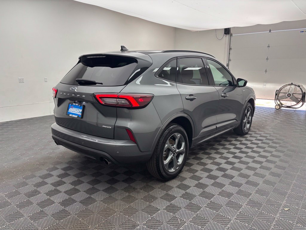 Used 2023 Gray Metallic Ford ST-Line image 8