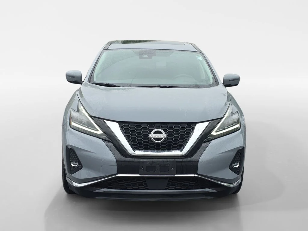 Used 2023 Gray Nissan SL image 3