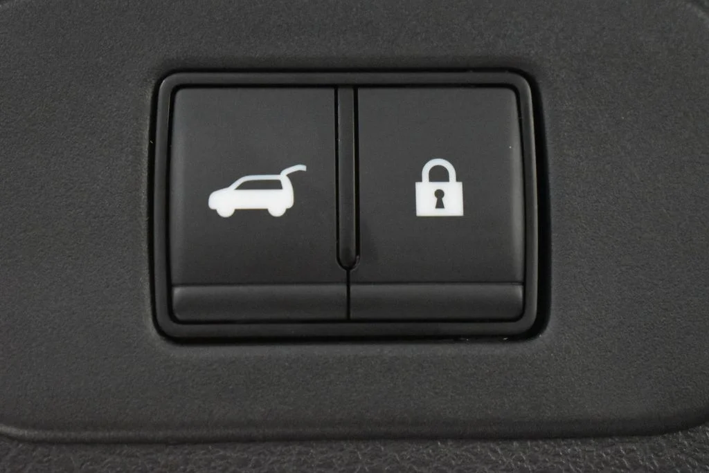 Used 2026 White Nissan Platinum image 42