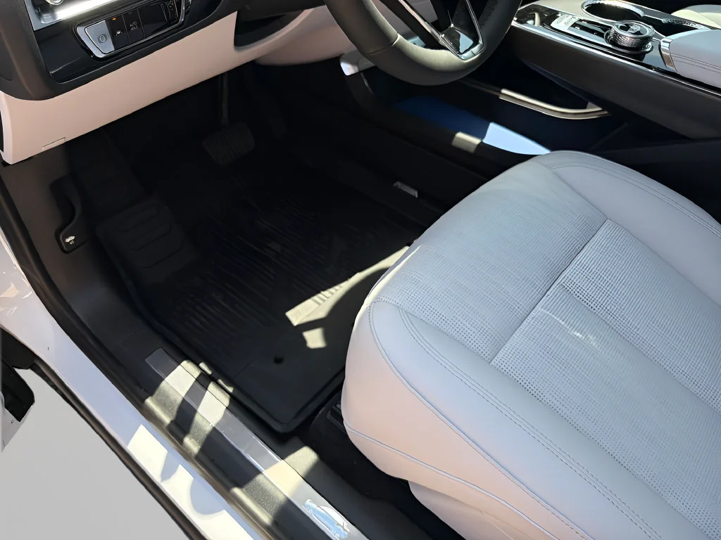 2026 Cadillac LYRIQ Sport - Photo 20
