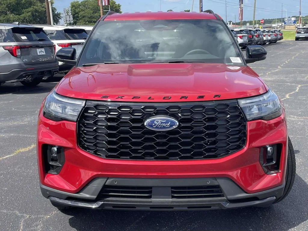 New 2026 Rapid Red Metallic Tinted Clearcoat Ford ST-Line image 8
