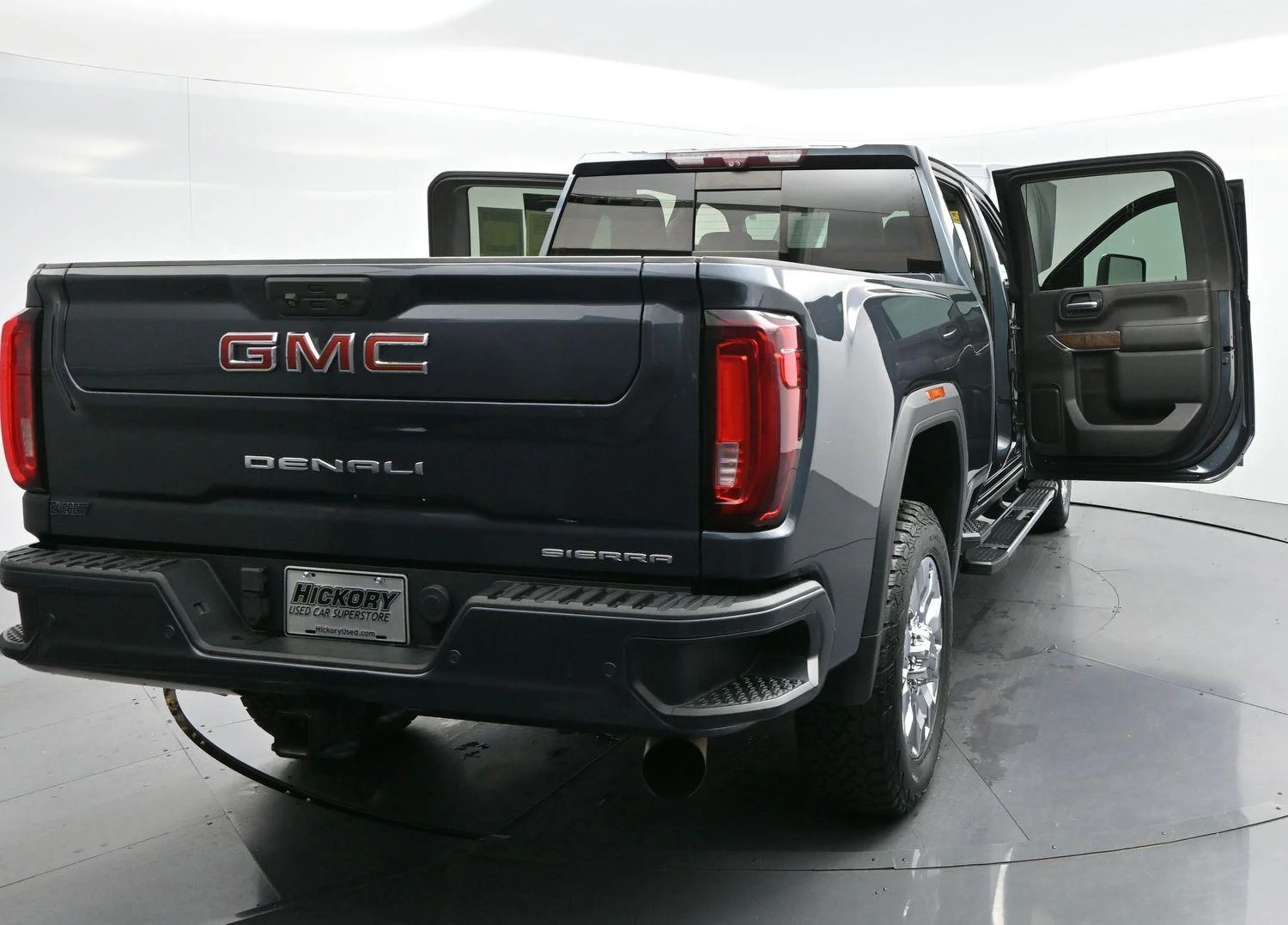 Used 2020 Dark Sky Metallic GMC Denali image 46