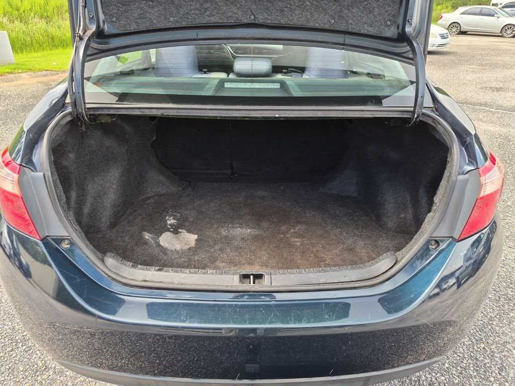 Used 2018 Blue Toyota LE image 28