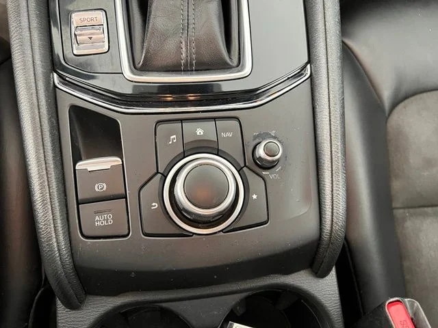 Used 2018 White Mazda Touring image 27