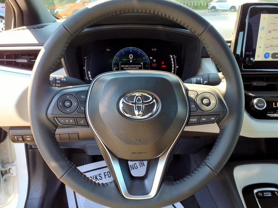 Used 2026 Ice Cap Toyota SE image 21