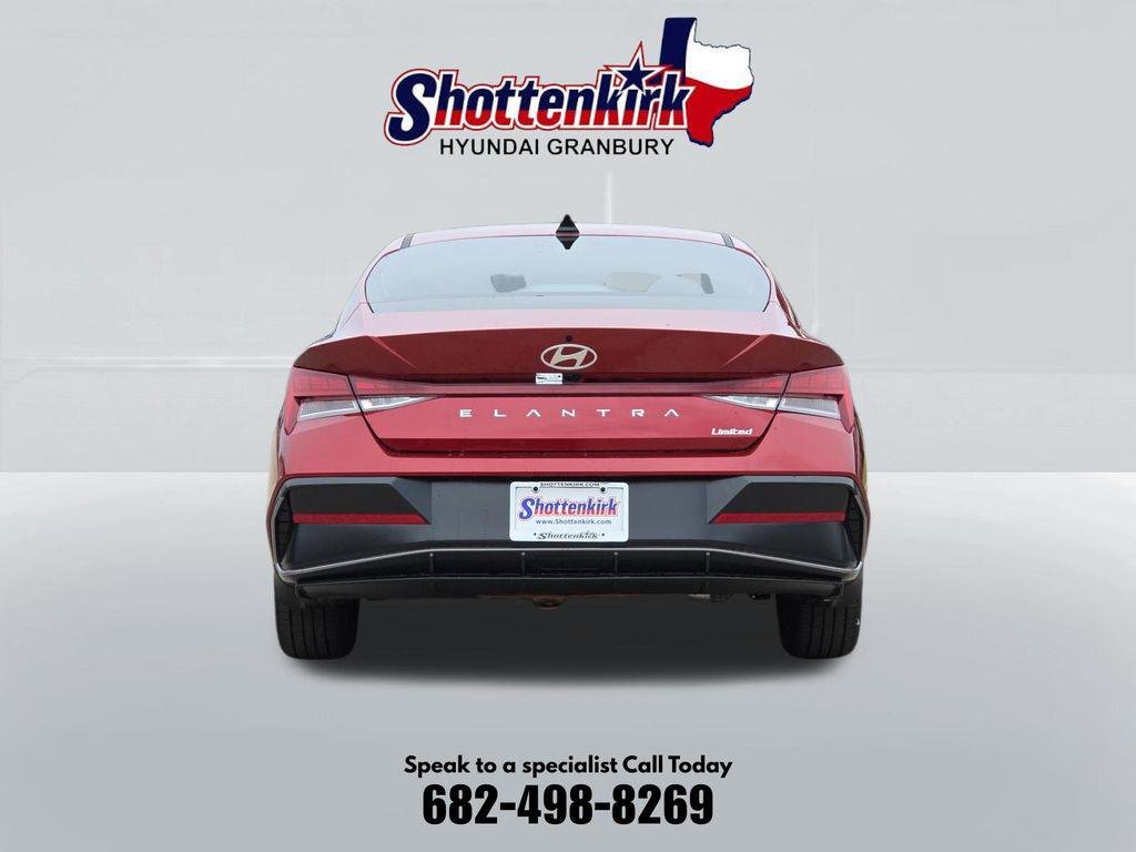 2025 Hyundai Elantra Limited - Photo 7
