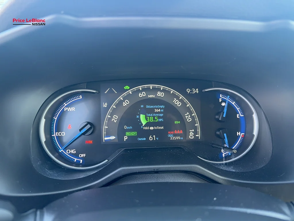 Used 2024  Toyota XLE Premium image 28