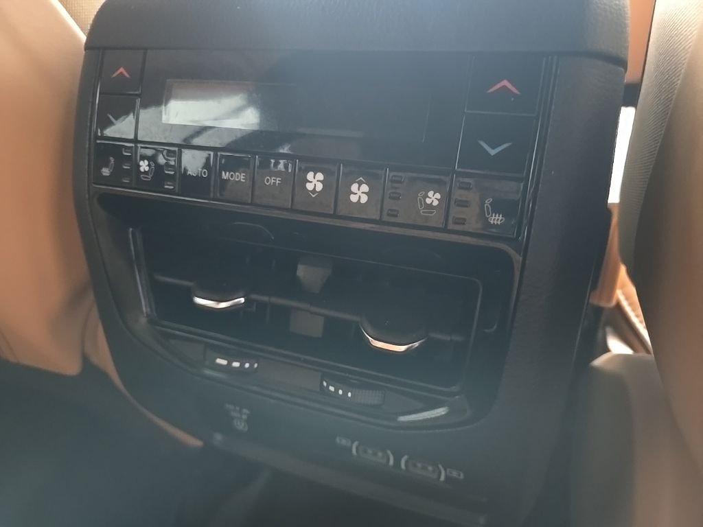 Used 2024 Black Jeep Summit image 93