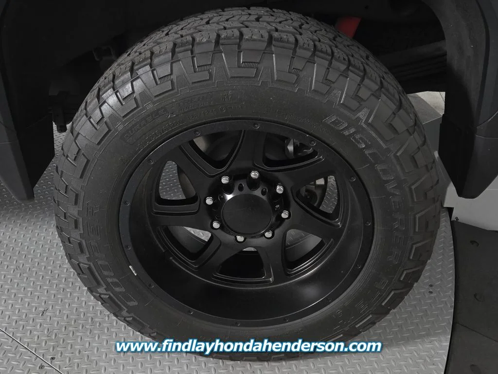 Used 2021 Quicksilver Metallic GMC Denali image 10