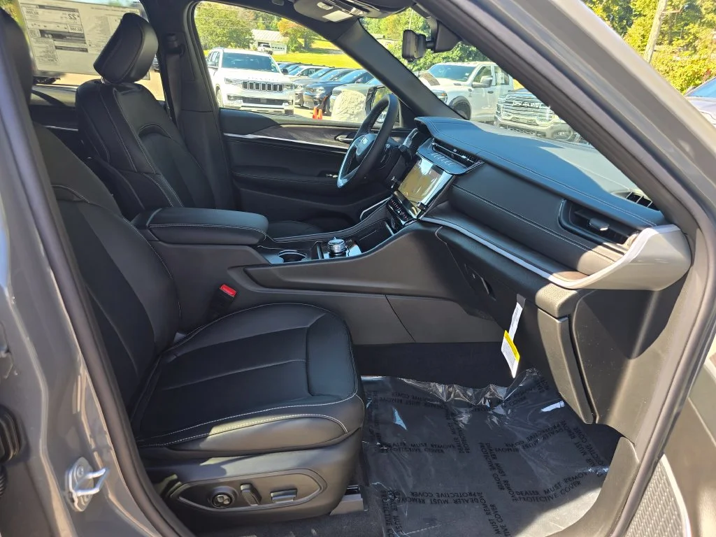 New 2027 Gray Jeep Limited Reserve image 28