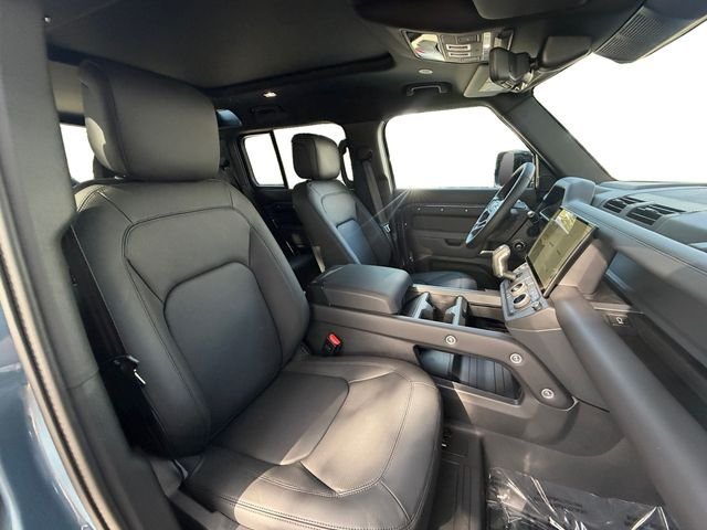New 2026 Tasman Blue LAND ROVER S image 16