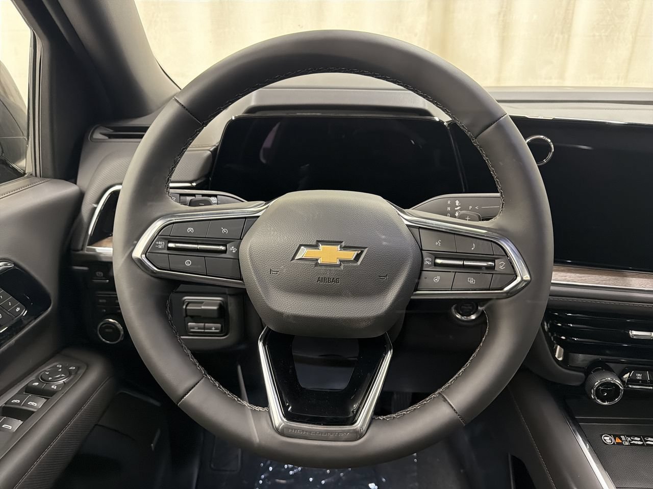 2026 Chevrolet Suburban High Country - Photo 16
