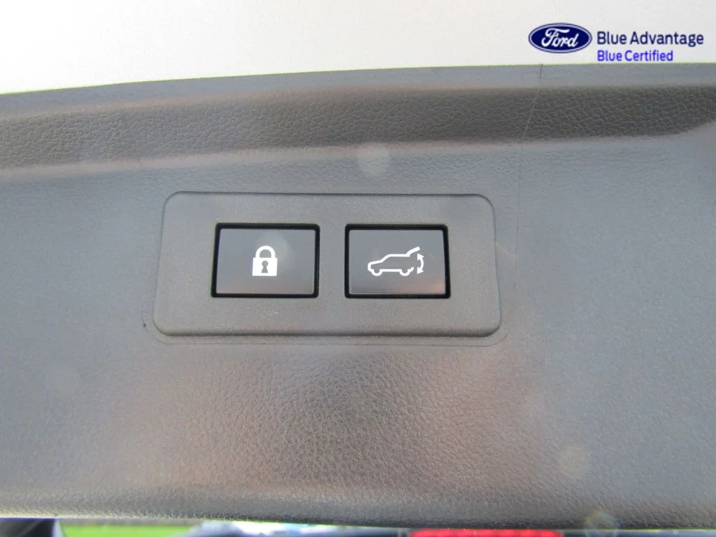 Certified Used 2025 Ice Silver Metallic Subaru Limited image 42