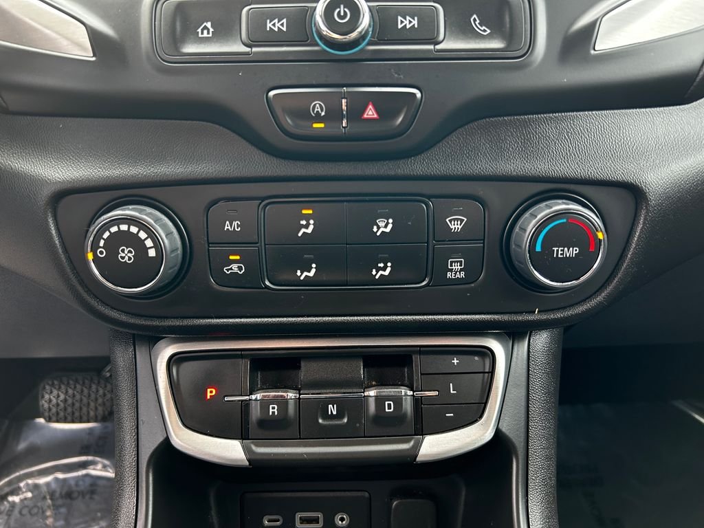 Used 2023 Sterling Metallic GMC SLE image 19