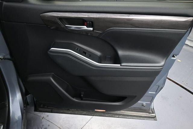Used 2021 Blue Toyota Platinum image 13